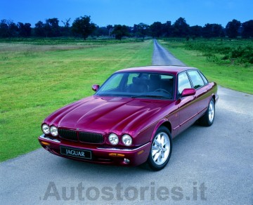 08_Jaguar XJ_2000.jpg