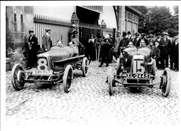 4-1922-TT2-(L)-Gallop-TT1-(R)-Zborowski-before-French-GP-Strasbourg.jpg