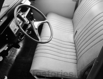 2_La panchetta anteriore in una 2CV degli anni 70.jpg