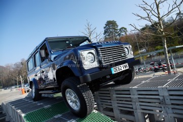 ElectricDefender_025.jpg