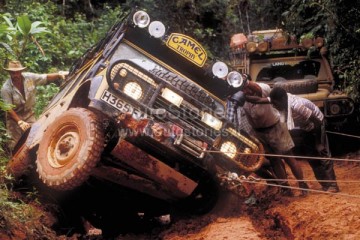 1989_DEFENDER_110_CAMEL.jpg