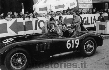 2-1952-Mille-Miglia-Dewis_Moss-B_2.jpg