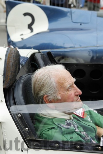 5-2011-Norman-Dewis_01.jpg