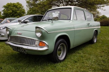 3_Anglia Deluxe.jpg