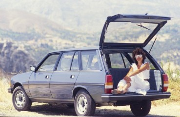 Peugeot 305_3.jpg