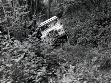 1974_ Land_Rover_Series_3_002.jpg