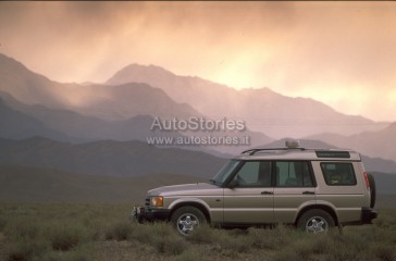 04_lr_heritage_discovery2_1998_trek.jpg