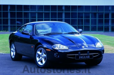 02_Jaguar_XK_2000_1.jpg