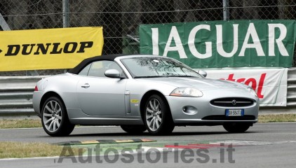 16_Jaguar_XK_2006_14.jpg