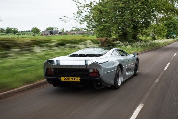 2_Jaguar XJ220_L.jpg
